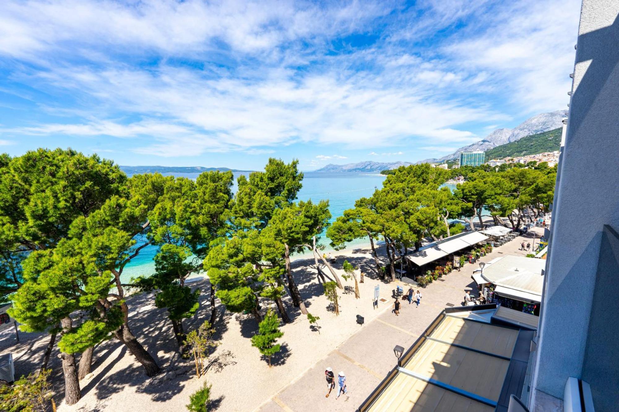 Modern In With Sea View Apartament